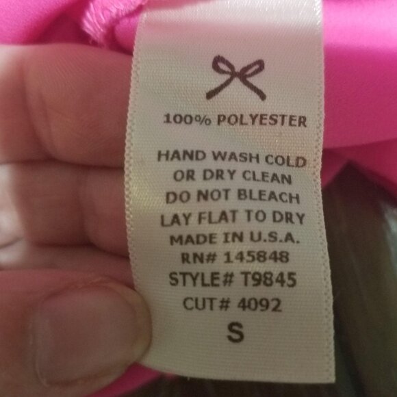 Everly Hot Pink Sleeveless Blouse Top With Button Detail Small 100% Polyester Wo - Picture 5 of 5